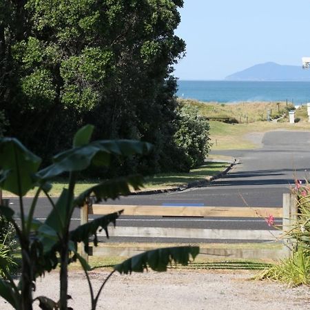 Waihi Beach Lodge エクステリア 写真