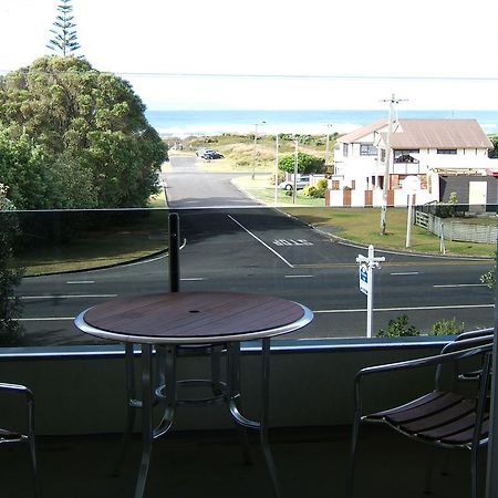 Waihi Beach Lodge エクステリア 写真