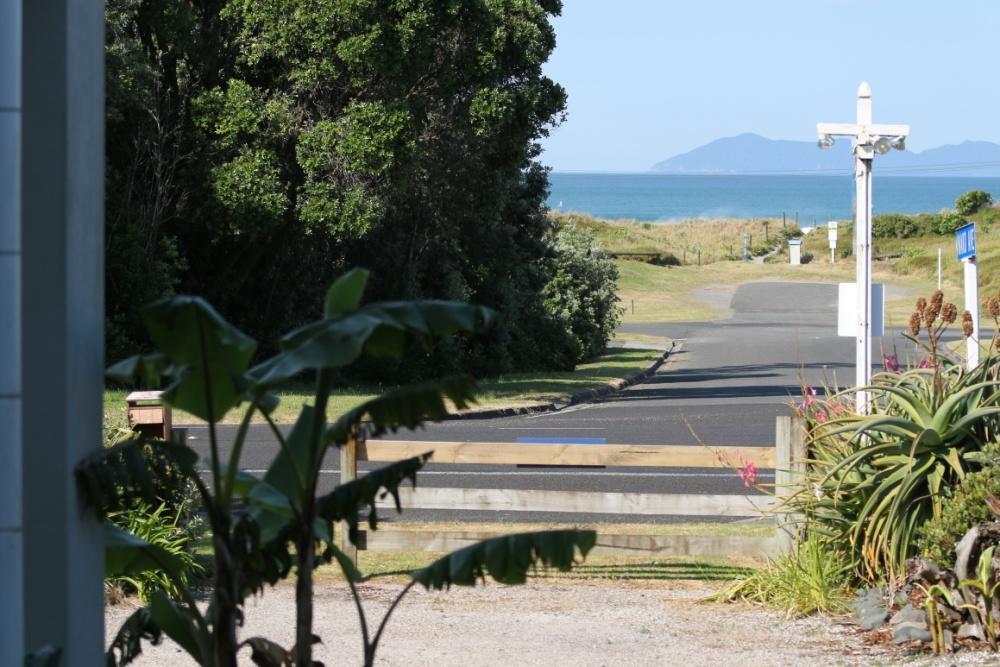 Waihi Beach Lodge エクステリア 写真