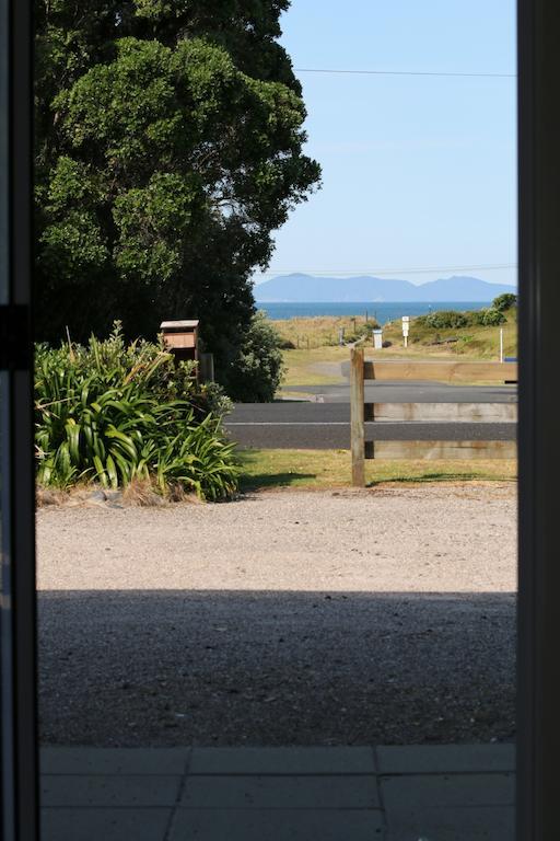 Waihi Beach Lodge エクステリア 写真